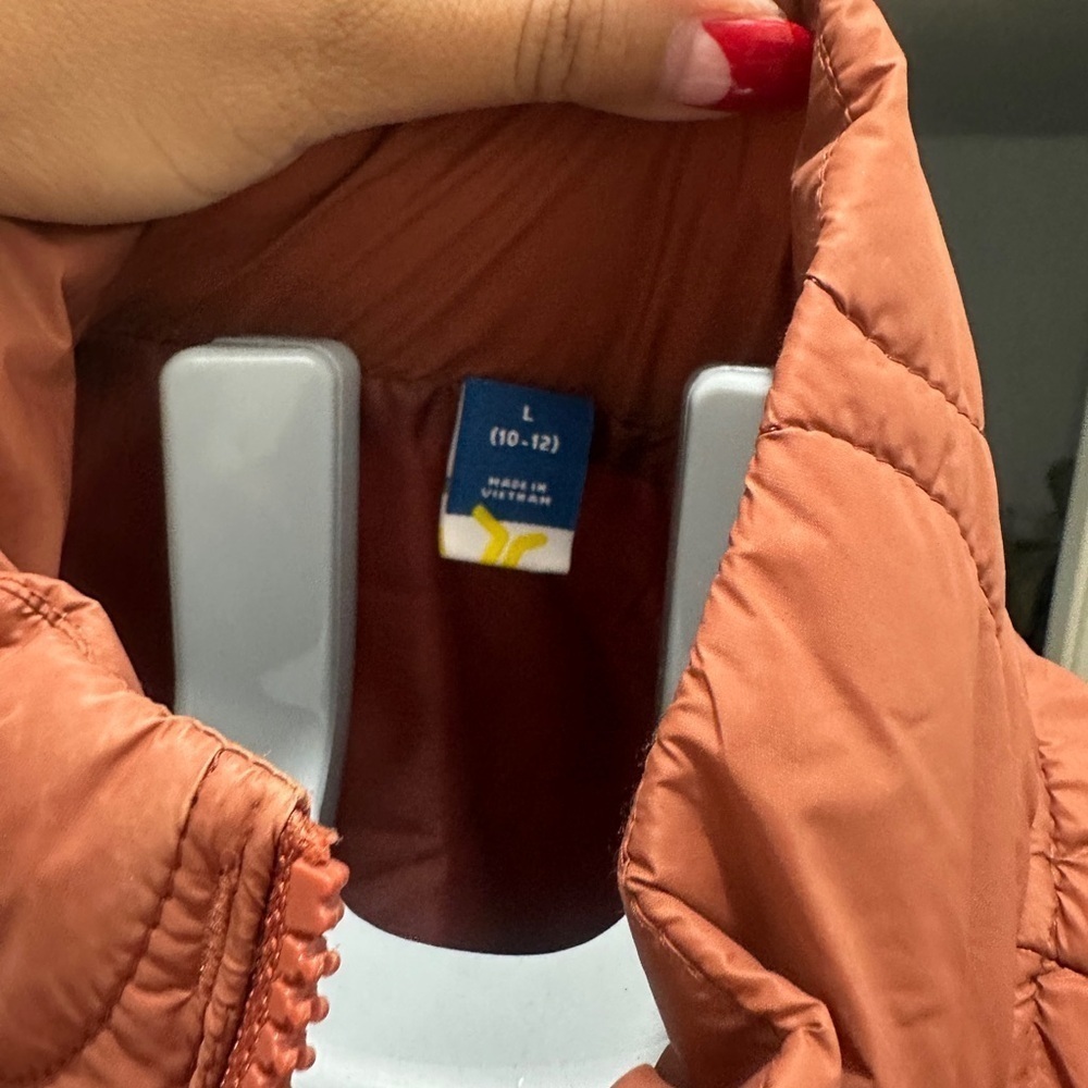 Old Navy Kids Puffer Vest in
Rust - Picture 3 of 5